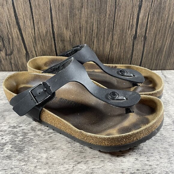Birkenstock Shoes - Birkenstock Women's Sandals Gizeh BS Size 8 - Black